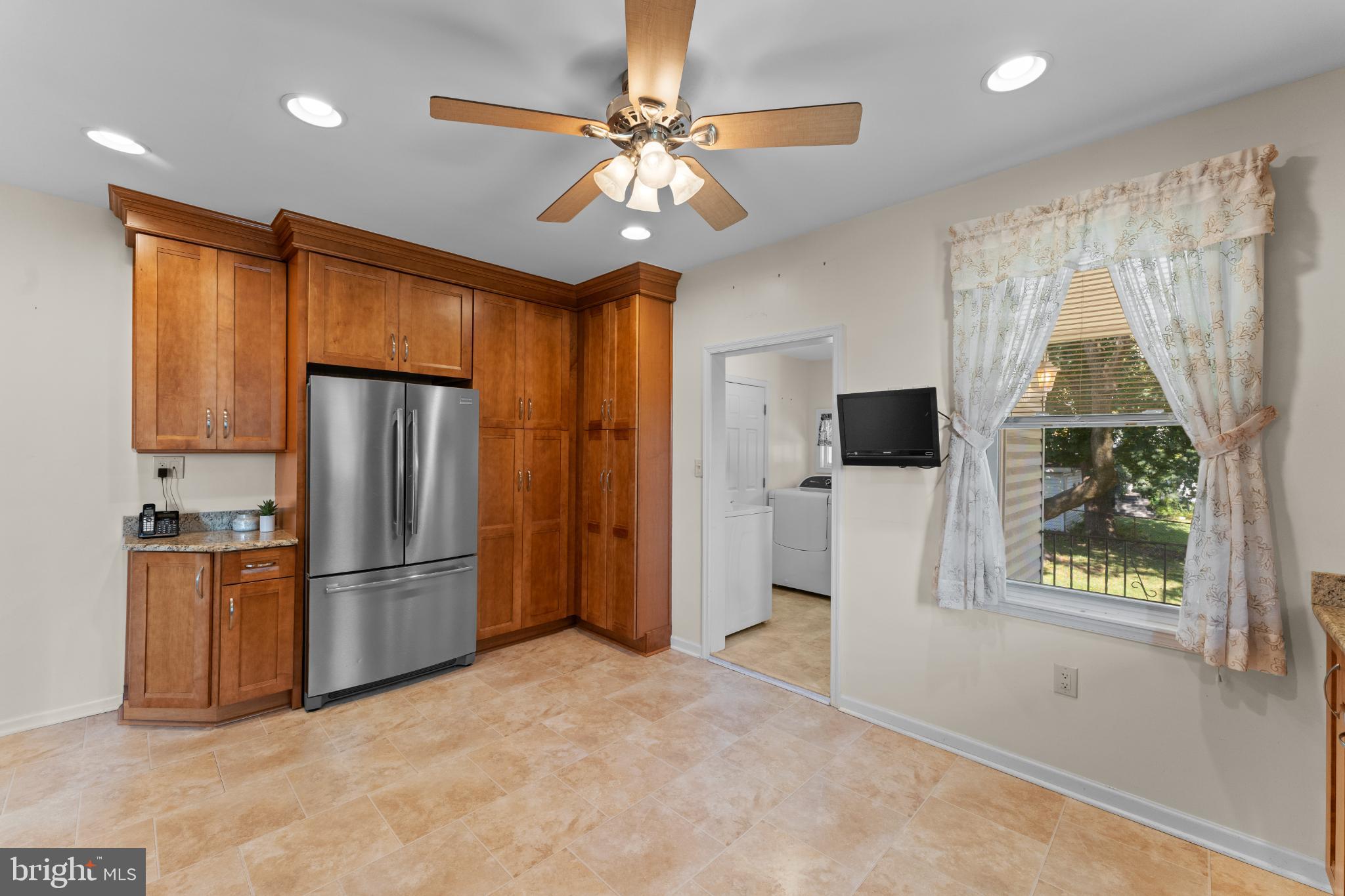 310 Dallas Road Willow Grove, PA 19090 - Photo 13 of 30 a kitchen with stainless steel appliances a refrigerator and a sink