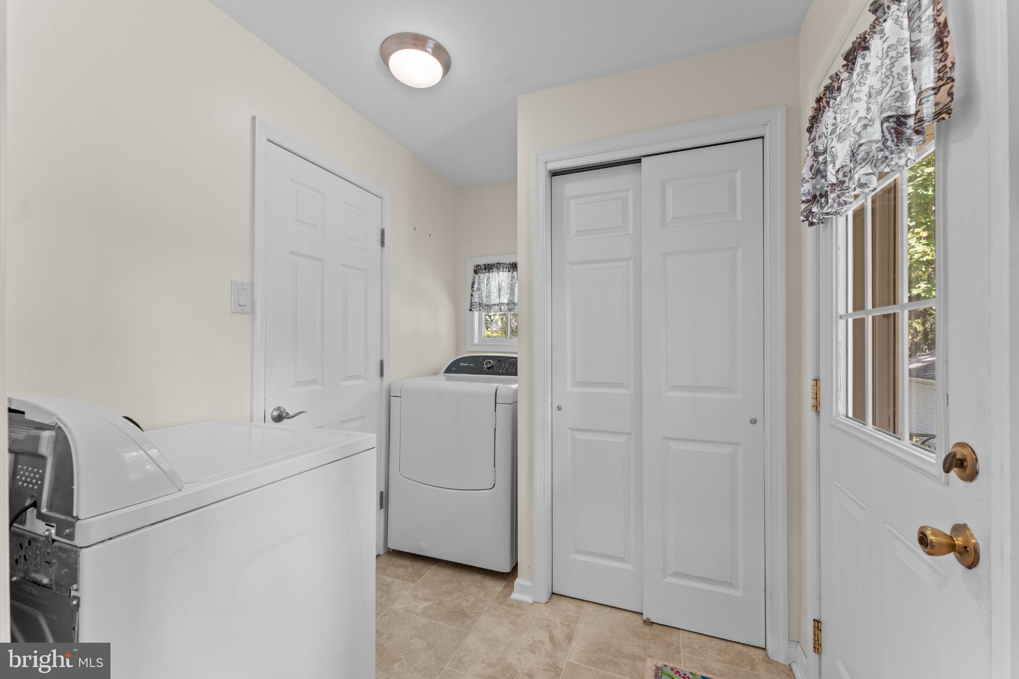 310 Dallas Road Willow Grove, PA 19090 - Photo 14 of 30 a bathroom with a bathtub and shower