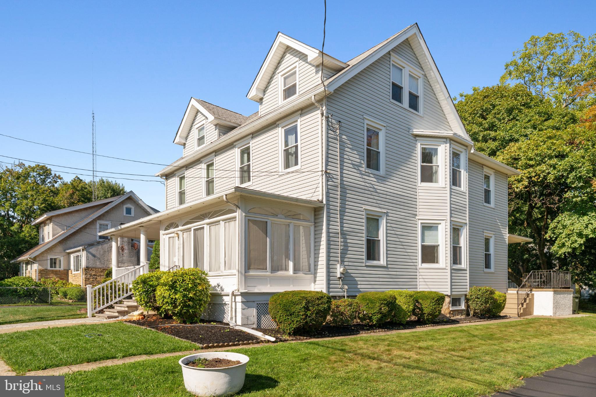 310 Dallas Road Willow Grove, PA 19090 - Photo 3 of 30 a front view of a house with a yard