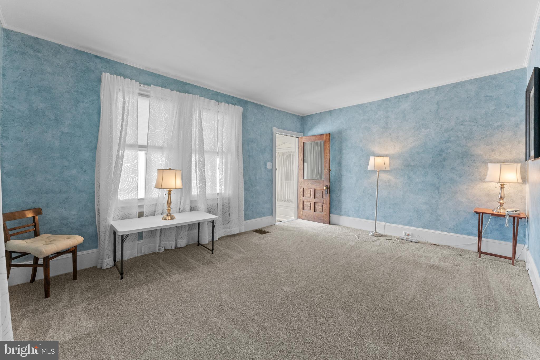 310 Dallas Road Willow Grove, PA 19090 - Photo 6 of 30 a view of a livingroom with furniture and a window