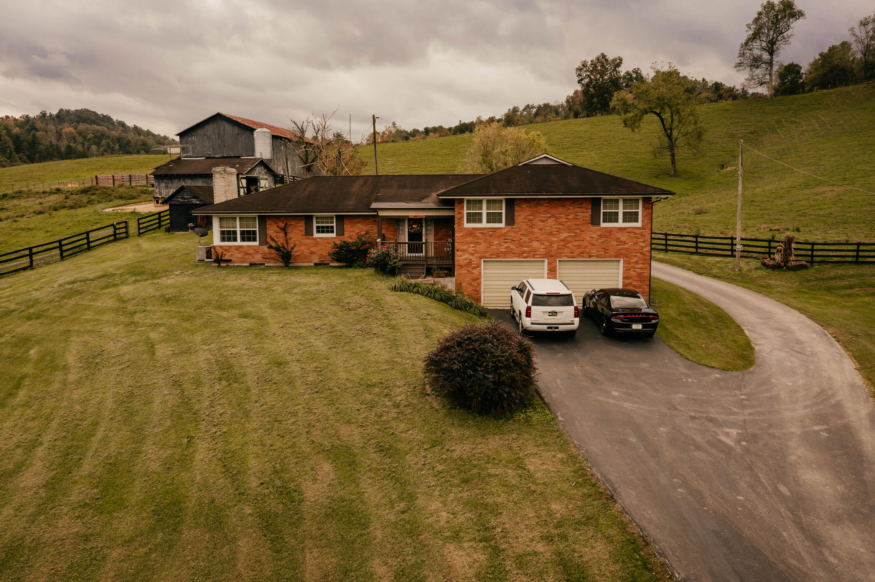 322 Clark Branch Road Campton, KY 41301 - Photo 1 of 63 KRPbw-0515