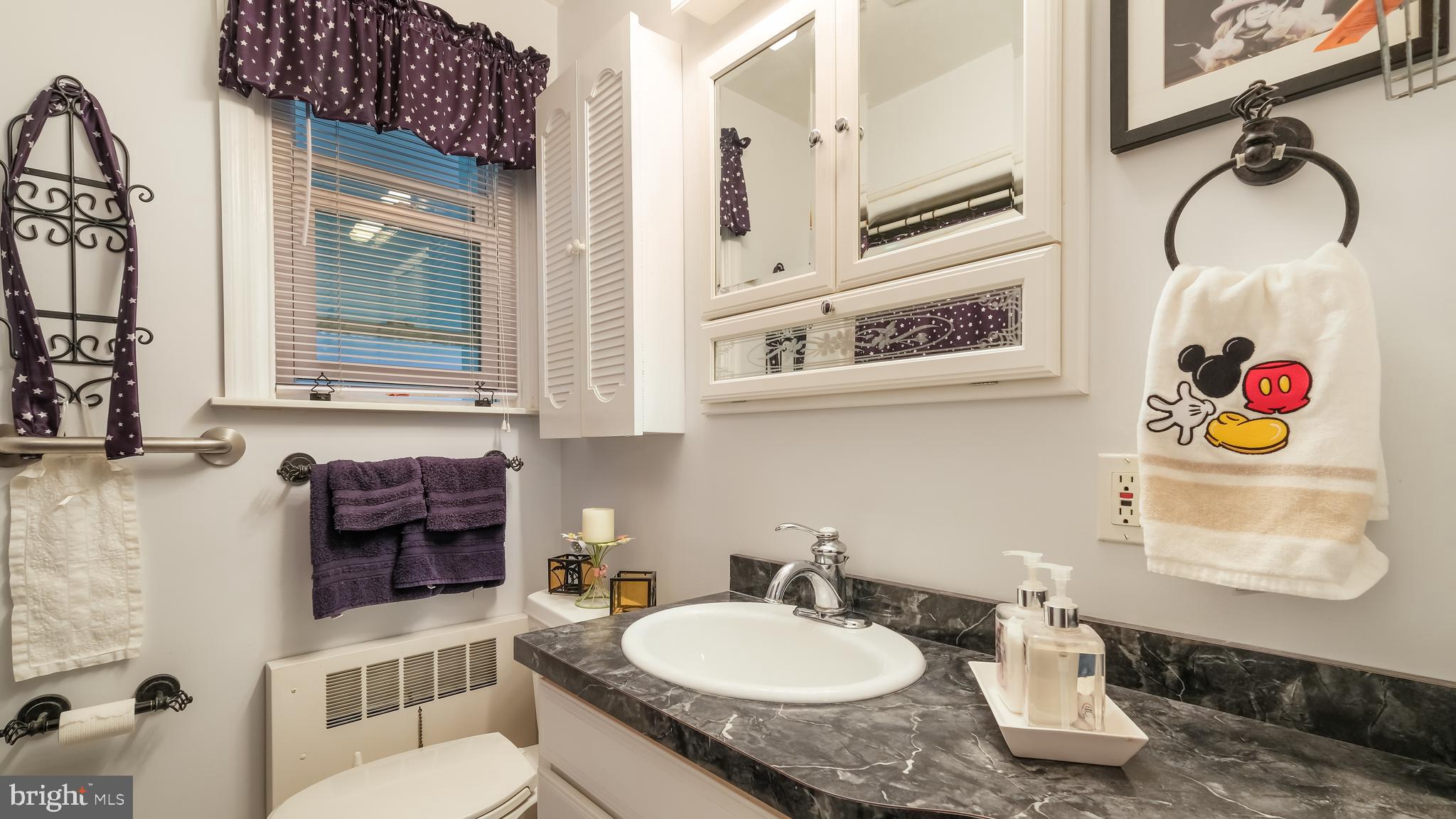 803 Edann Road Oreland, PA 19075 - Photo 22 of 37 Hall Bath