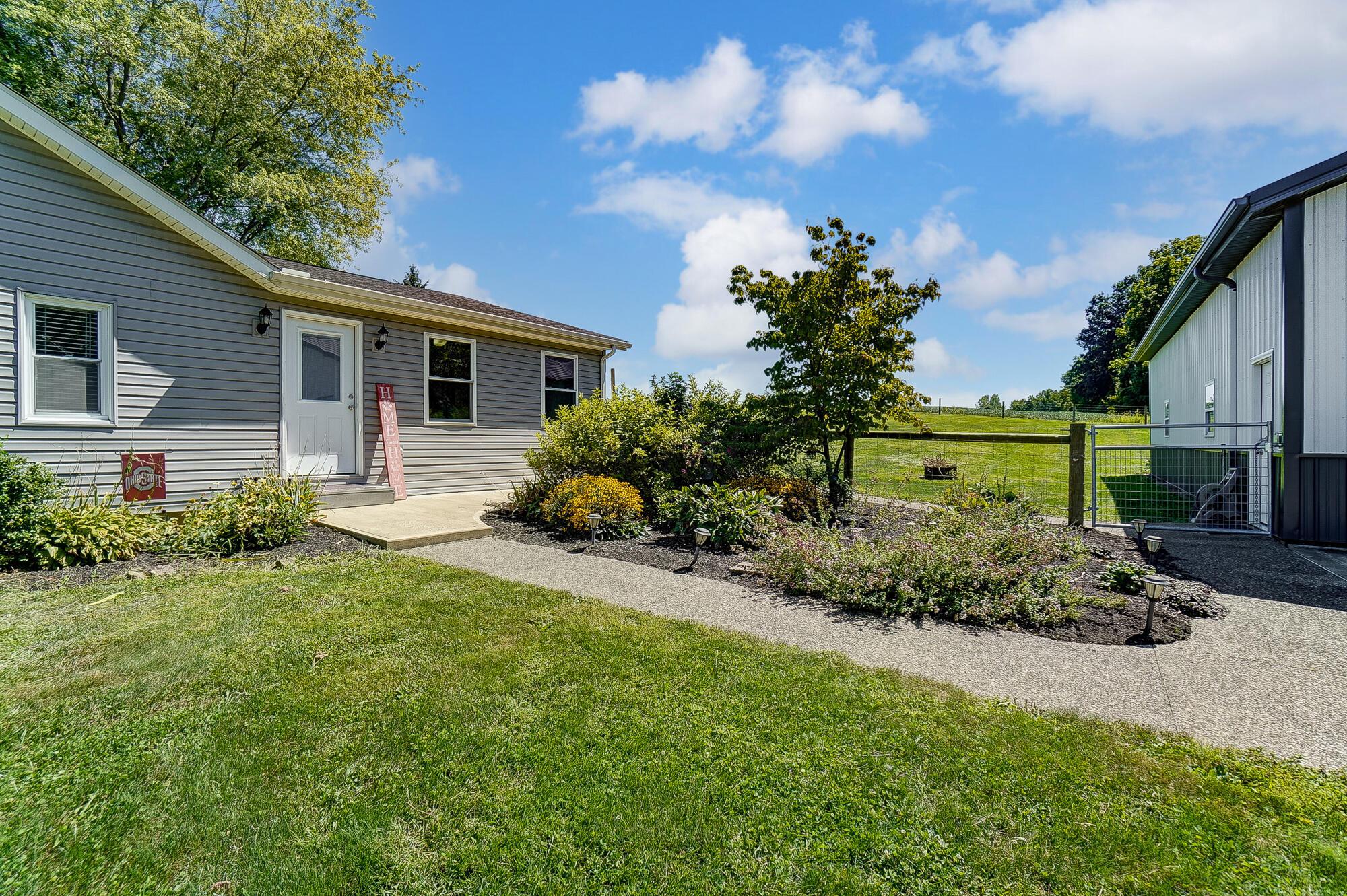 1260 Riley Road Northeast Newark, OH 43055 - Photo 8 of 55 SIDE