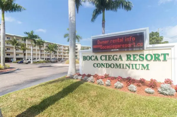 $2,200 | 8800 Bay Pines Boulevard, Unit 320, St. Petersburg, FL 33709