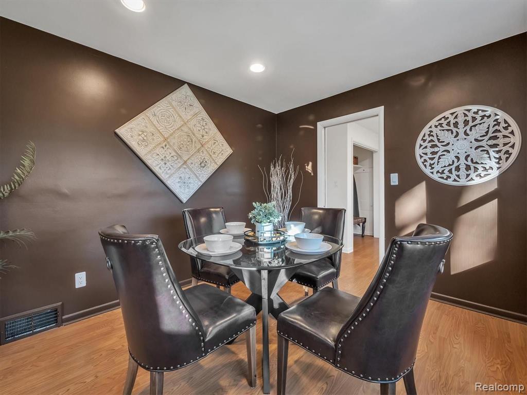 18551 Riverside Drive Beverly Hills, MI 48025 - Photo 20 of 58