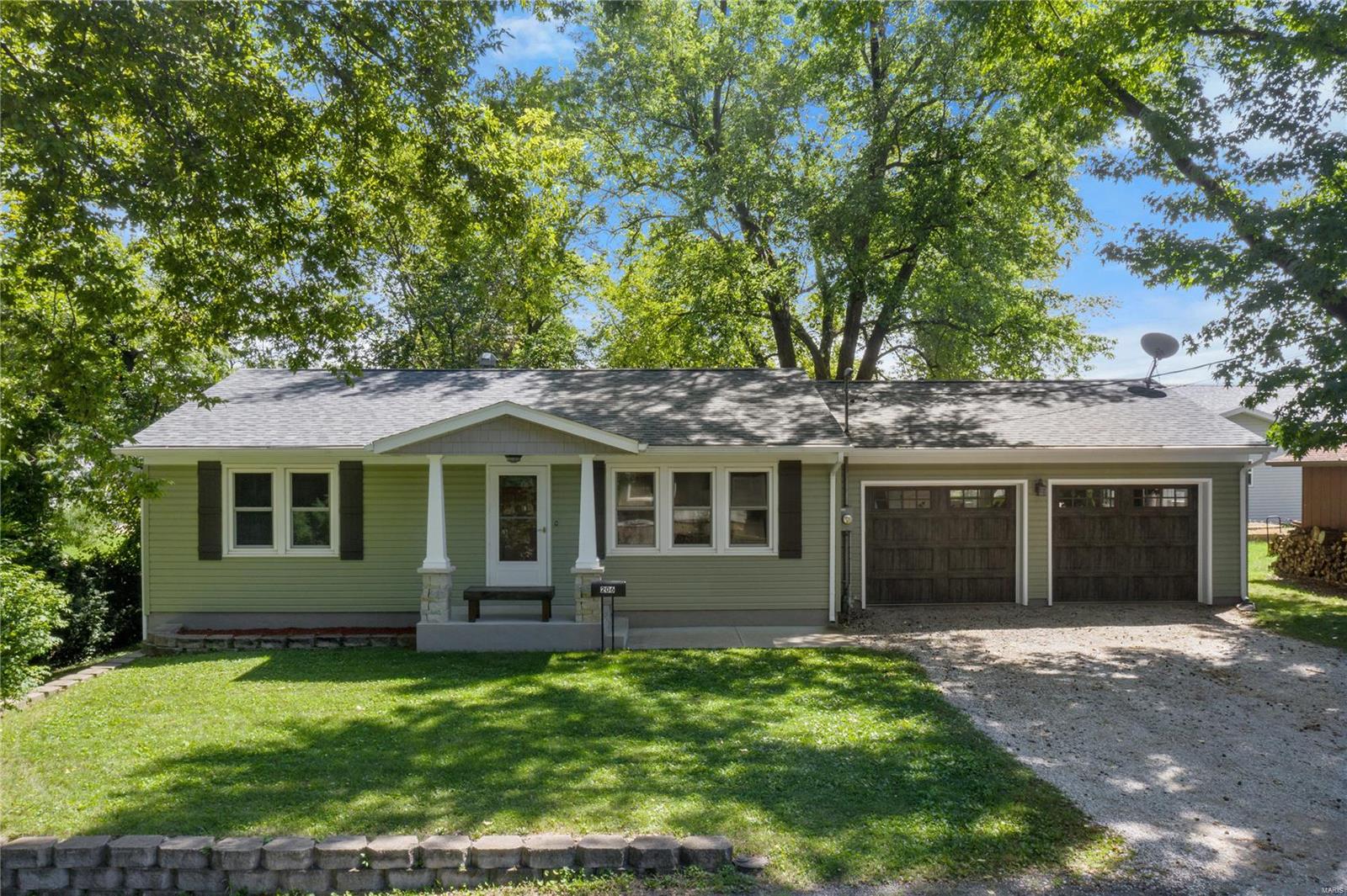 206 Gardner Street Columbia, IL 62236 - Photo 1 of 31 Gallery Image 1