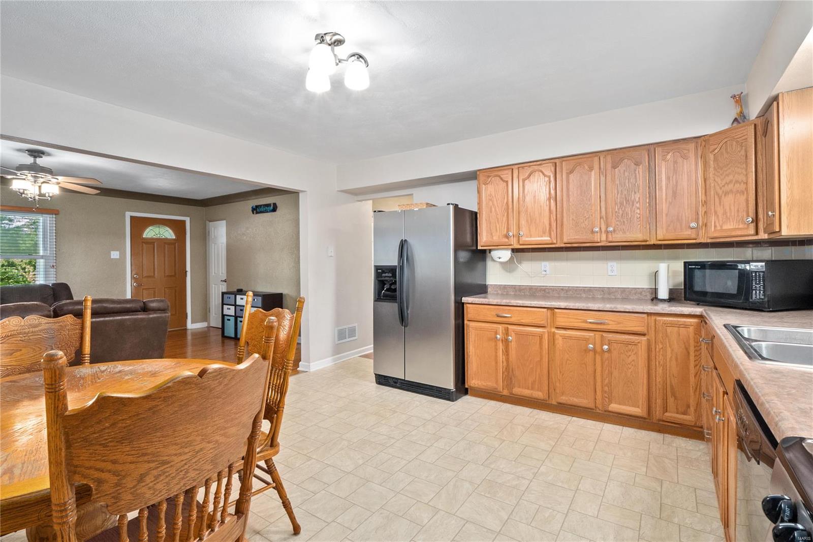 206 Gardner Street Columbia, IL 62236 - Photo 9 of 31 Gallery Image 9