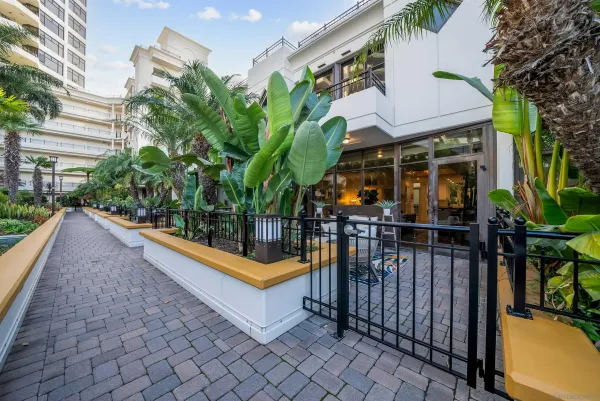 $1,429,000 | 700 West Harbor Drive, Unit TH5, San Diego, CA 92101