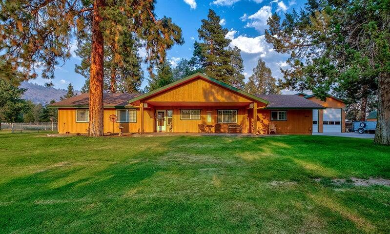 1916 Pine Grove Road Klamath Falls, OR 97603 - Photo 1 of 1 a front view of a house with a yard