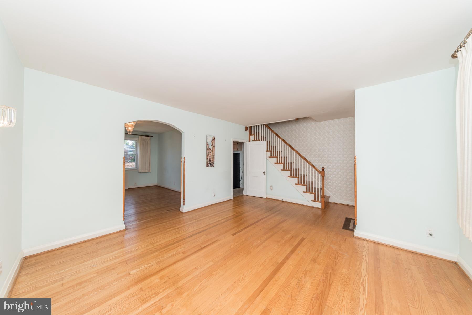 1628 Ralworth Road Baltimore, MD 21218 - Photo 3 of 26 Living Room