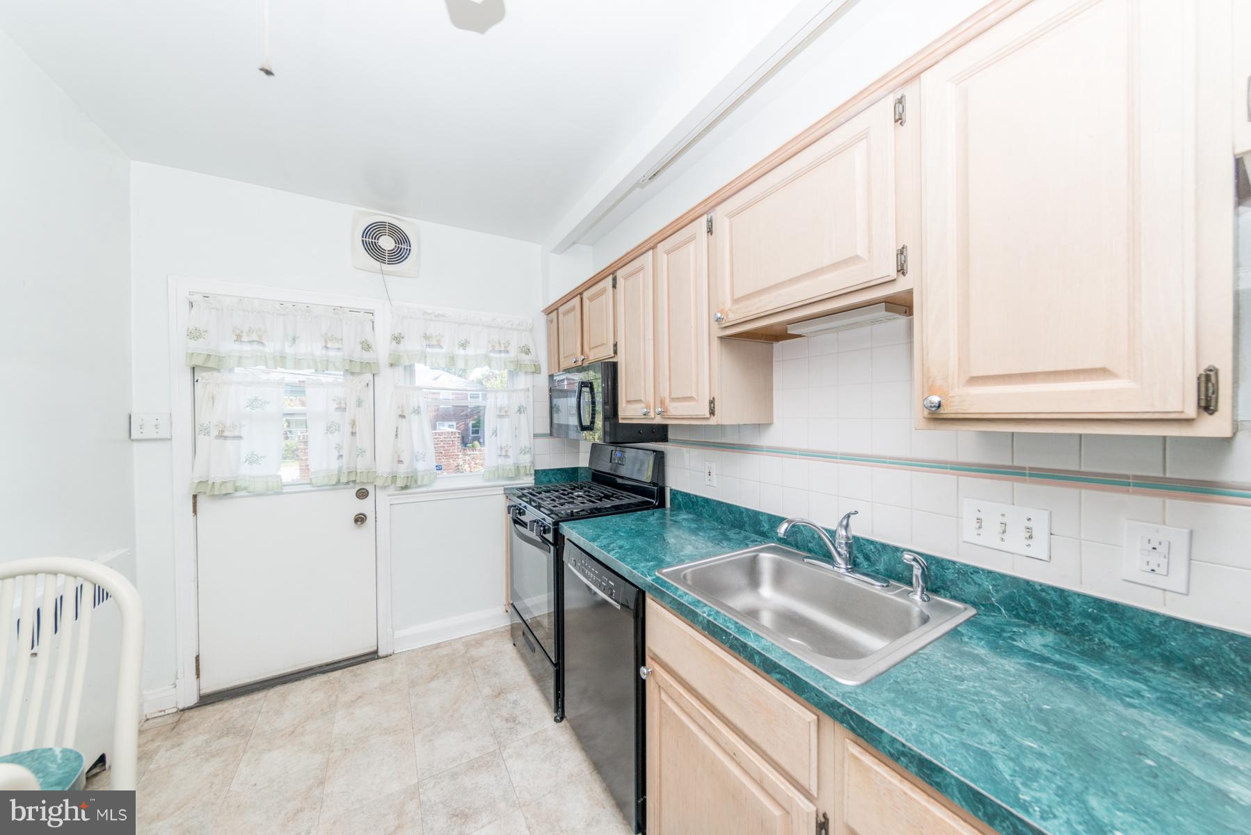 1628 Ralworth Road Baltimore, MD 21218 - Photo 8 of 26 Kitchen