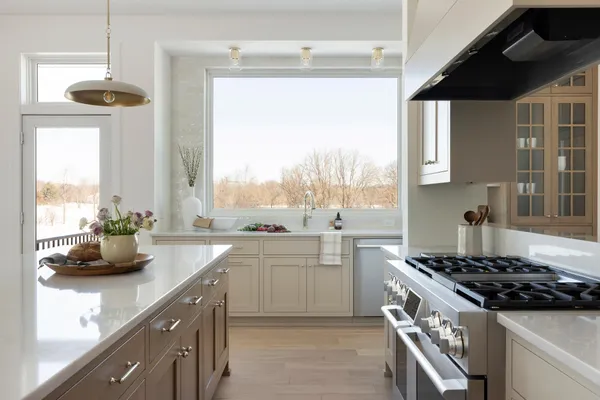 $2,349,900 | 5946 Kochs Crossing, Independence, MN 55359