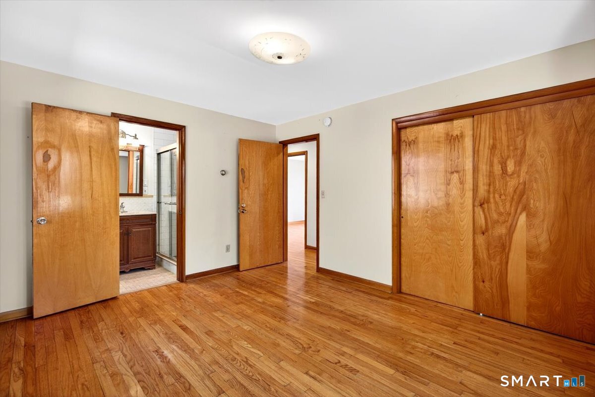 21 Rexview Circle Trumbull, CT 06611 - Photo 13 of 38