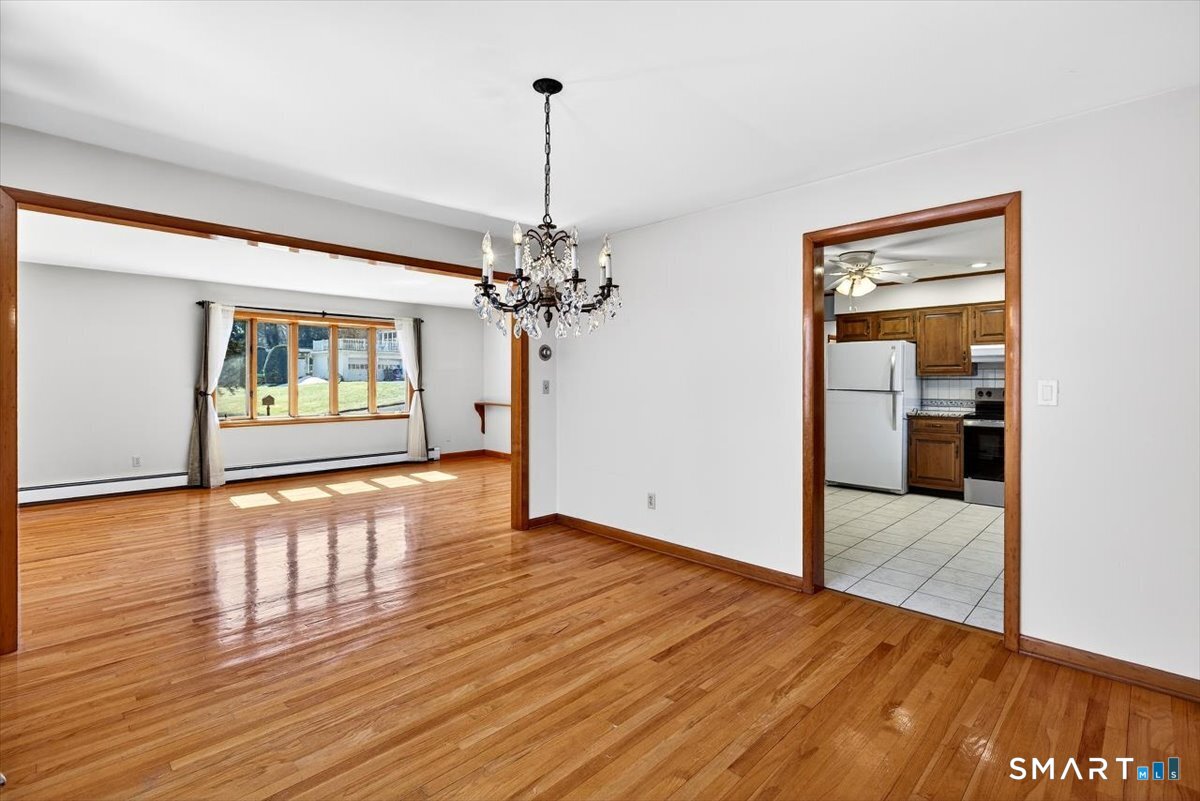 21 Rexview Circle Trumbull, CT 06611 - Photo 7 of 38