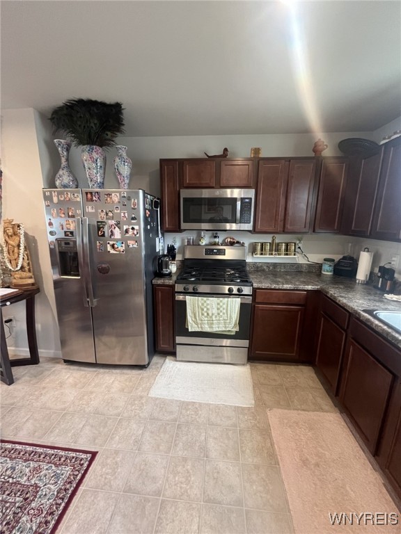 69 Florence Lane Amherst, NY 14228 - Photo 6 of 33 Kitchen/dining dimensions 16.3 x 14