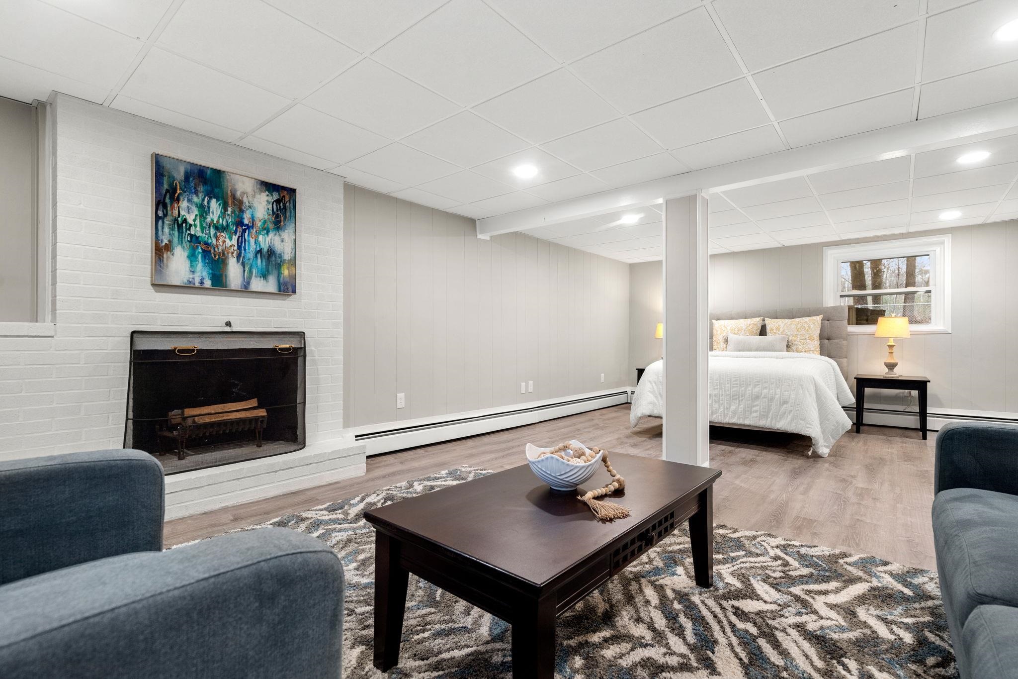 12 Olde Coach Road Derry, NH 03038 - Photo 3 of 40