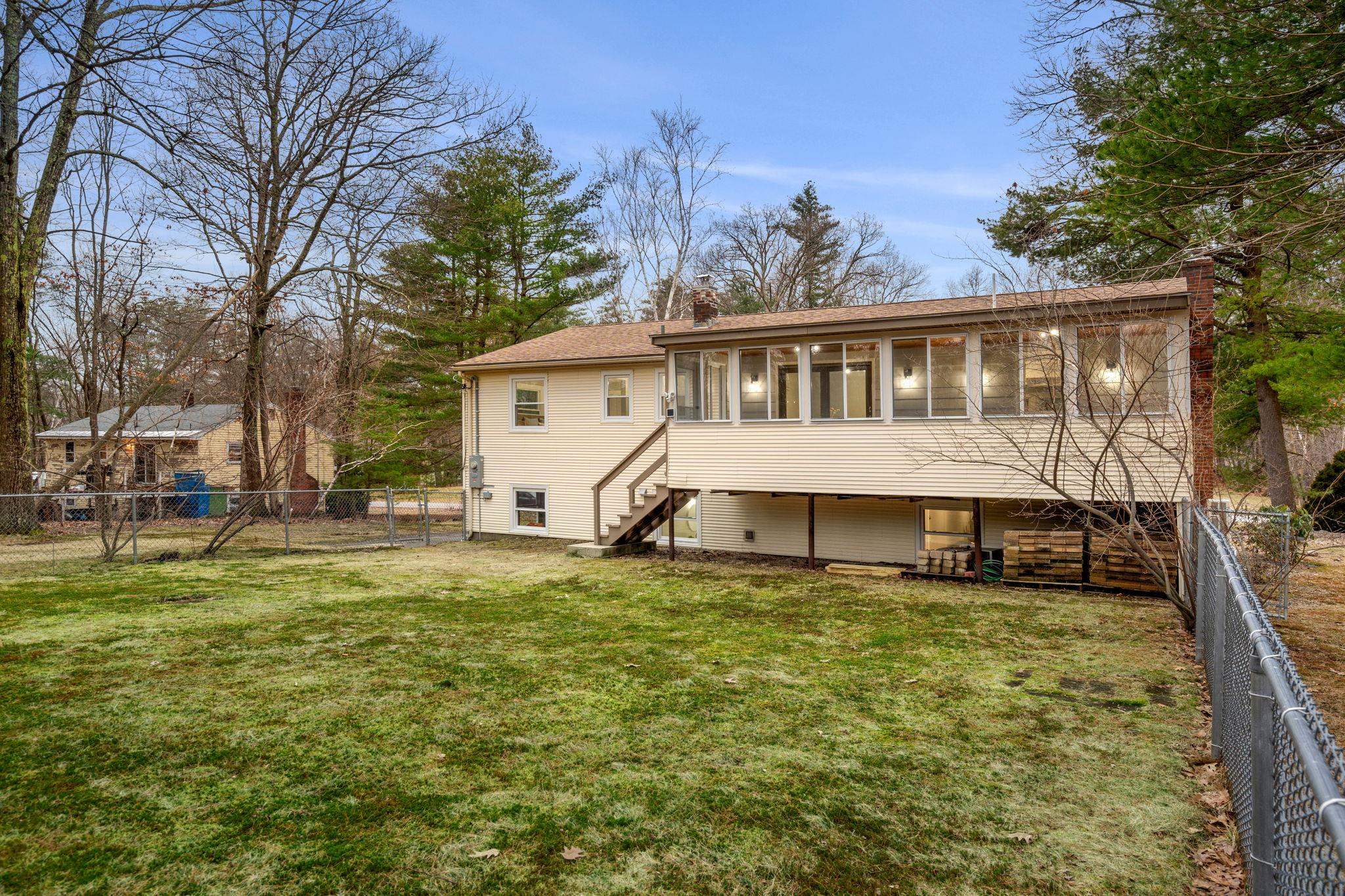 12 Olde Coach Road Derry, NH 03038 - Photo 36 of 40