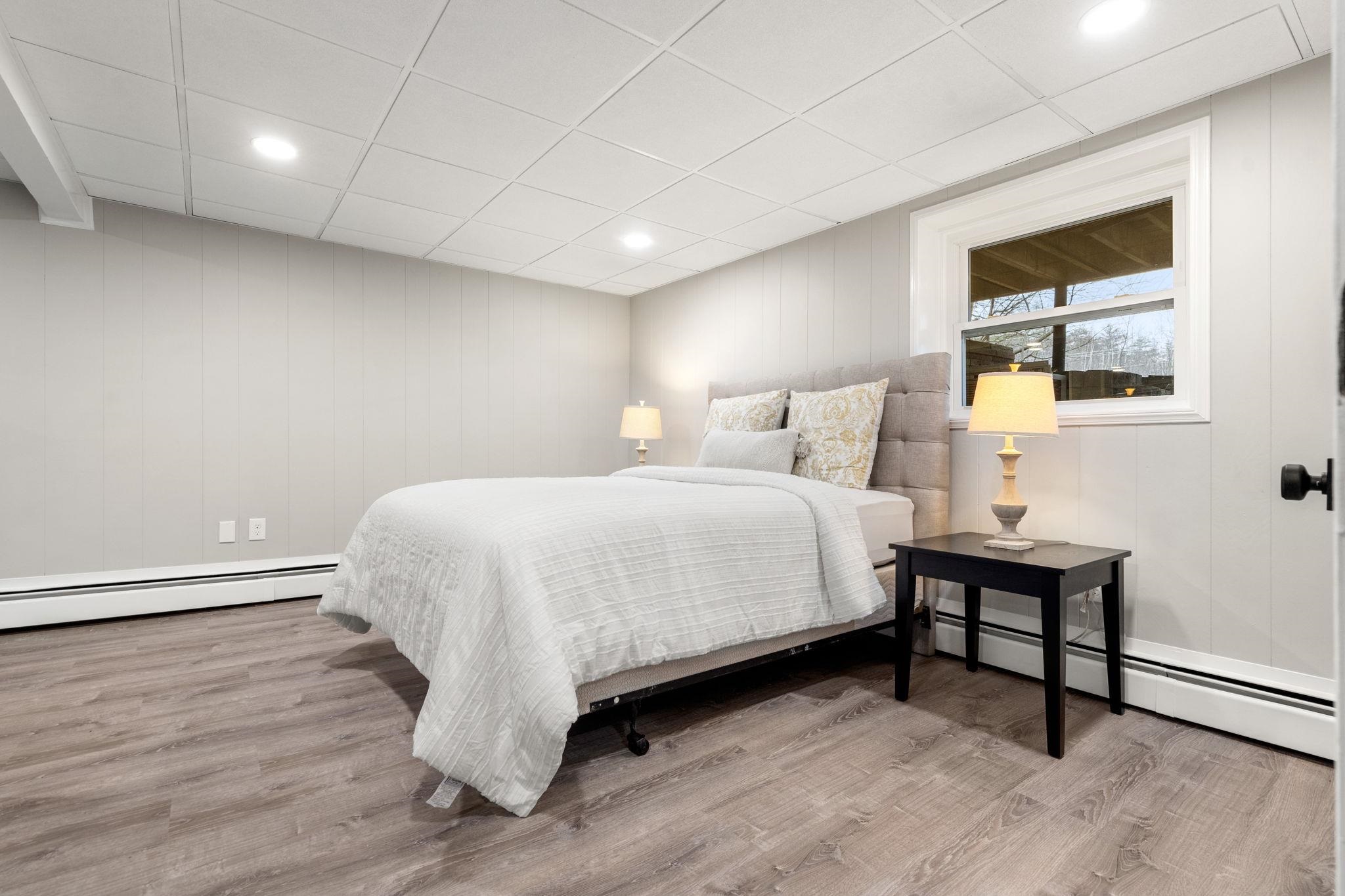 12 Olde Coach Road Derry, NH 03038 - Photo 38 of 40