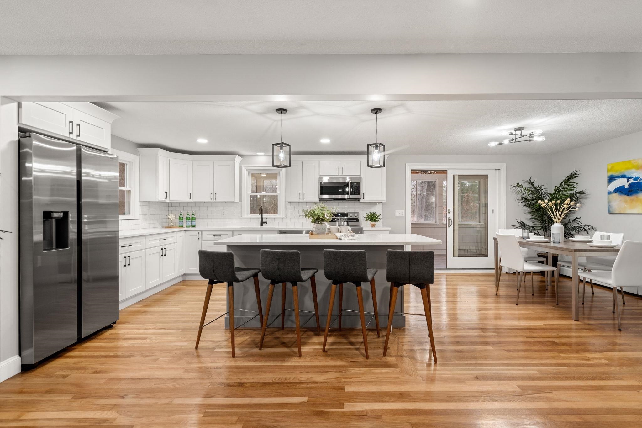 12 Olde Coach Road Derry, NH 03038 - Photo 5 of 40