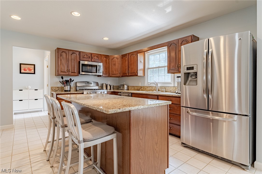1286 Rae Road Lyndhurst, OH 44124 - Photo 4 of 35