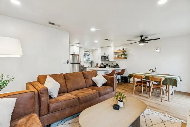 $305,000 | 7401 Auburn Oaks Court, Unit Q, Citrus Heights, CA 95621