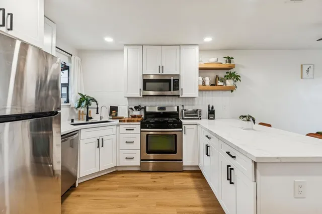 $305,000 | 7401 Auburn Oaks Court, Unit Q, Citrus Heights, CA 95621