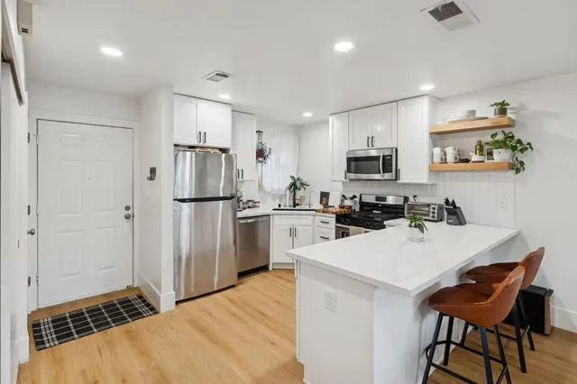 $305,000 | 7401 Auburn Oaks Court, Unit Q, Citrus Heights, CA 95621