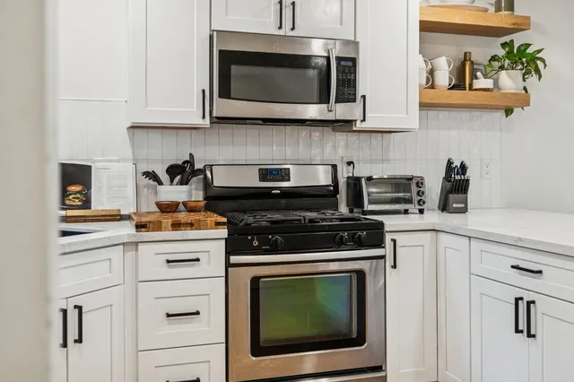 $305,000 | 7401 Auburn Oaks Court, Unit Q, Citrus Heights, CA 95621