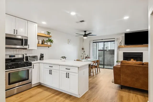 $305,000 | 7401 Auburn Oaks Court, Unit Q, Citrus Heights, CA 95621