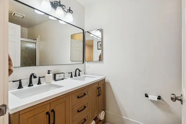 $305,000 | 7401 Auburn Oaks Court, Unit Q, Citrus Heights, CA 95621