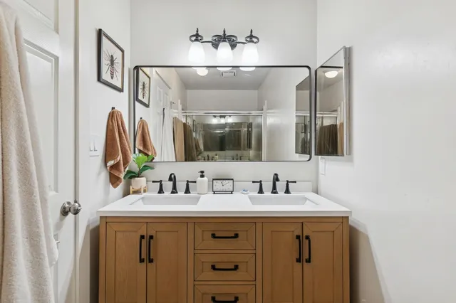 $305,000 | 7401 Auburn Oaks Court, Unit Q, Citrus Heights, CA 95621