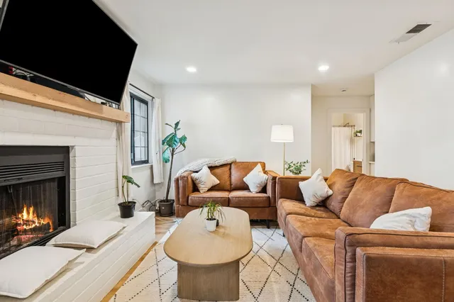 $305,000 | 7401 Auburn Oaks Court, Unit Q, Citrus Heights, CA 95621