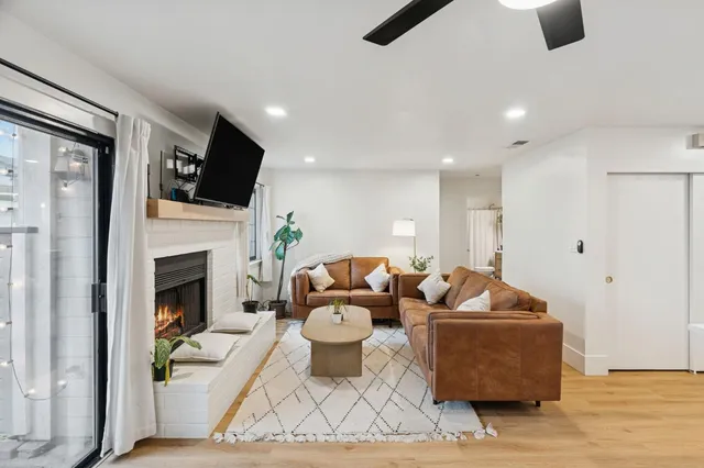 $305,000 | 7401 Auburn Oaks Court, Unit Q, Citrus Heights, CA 95621