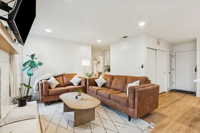 $305,000 | 7401 Auburn Oaks Court, Unit Q, Citrus Heights, CA 95621