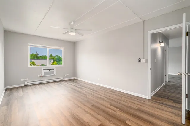 $1,995 | 329 Kimbell Avenue, Unit 9, Elmhurst, IL 60126