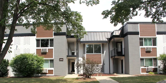 $1,995 | 329 Kimbell Avenue, Unit 9, Elmhurst, IL 60126