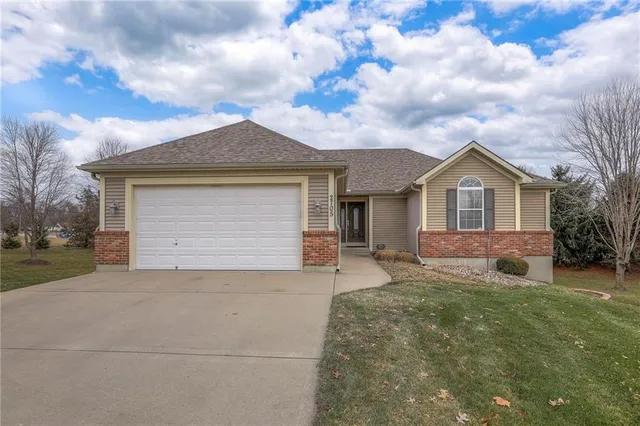 $400,000 | 2705 South Breckenridge Drive, Independence, MO 64055