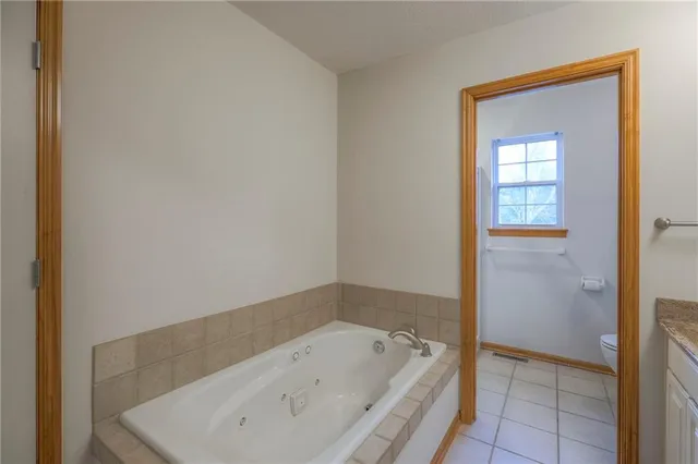 $400,000 | 2705 South Breckenridge Drive, Independence, MO 64055