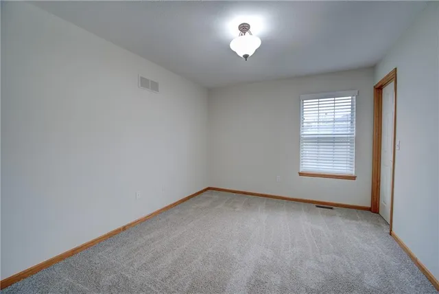 $400,000 | 2705 South Breckenridge Drive, Independence, MO 64055