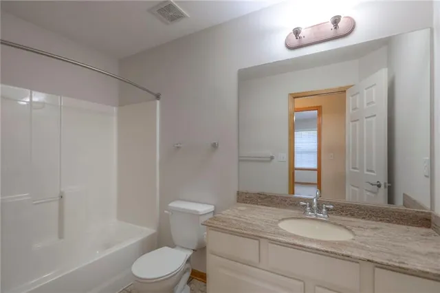 $400,000 | 2705 South Breckenridge Drive, Independence, MO 64055