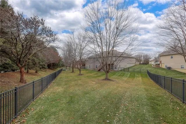 $400,000 | 2705 South Breckenridge Drive, Independence, MO 64055