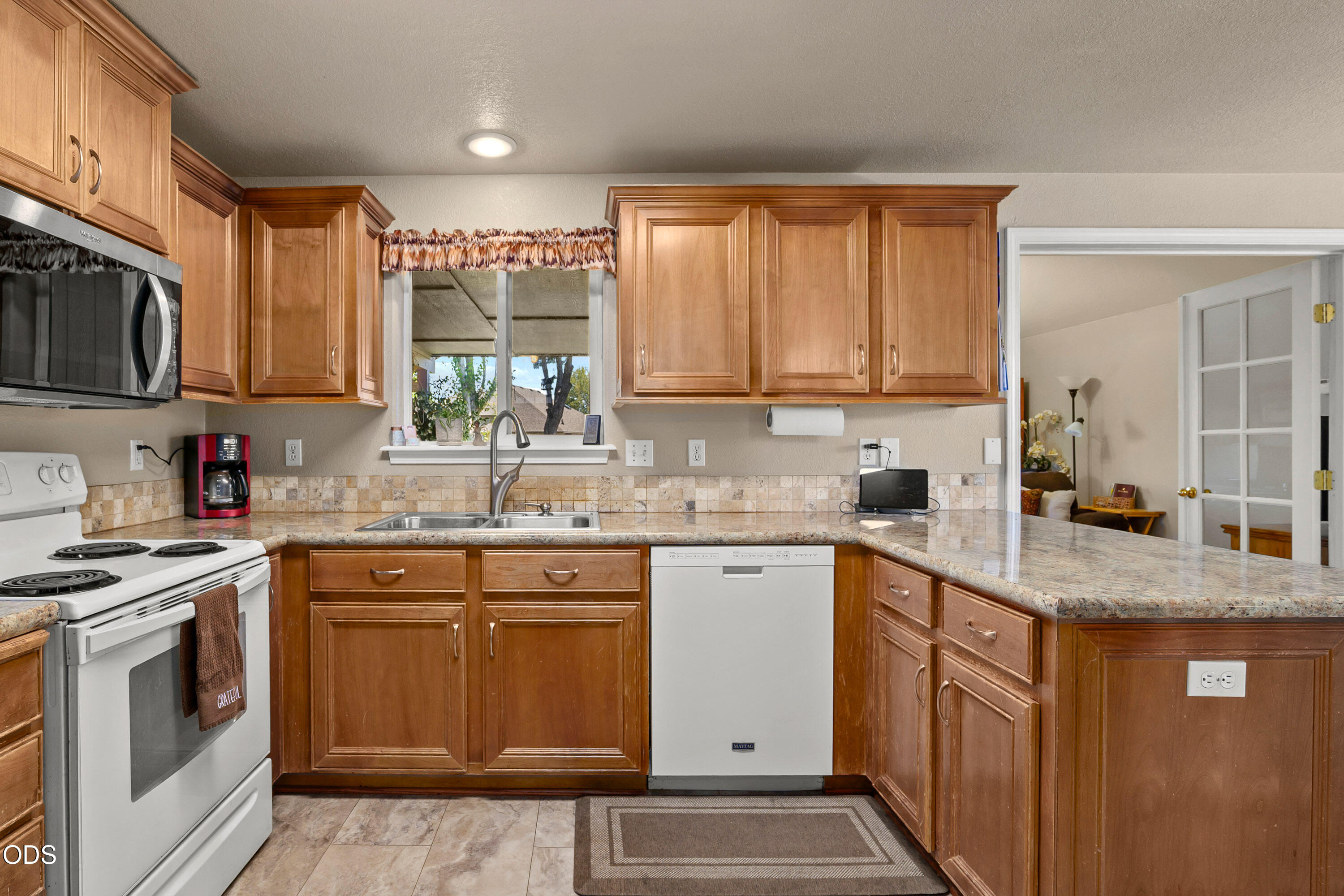 2872 Galaxy Way Grants Pass, OR 97527 - Photo 11 of 32