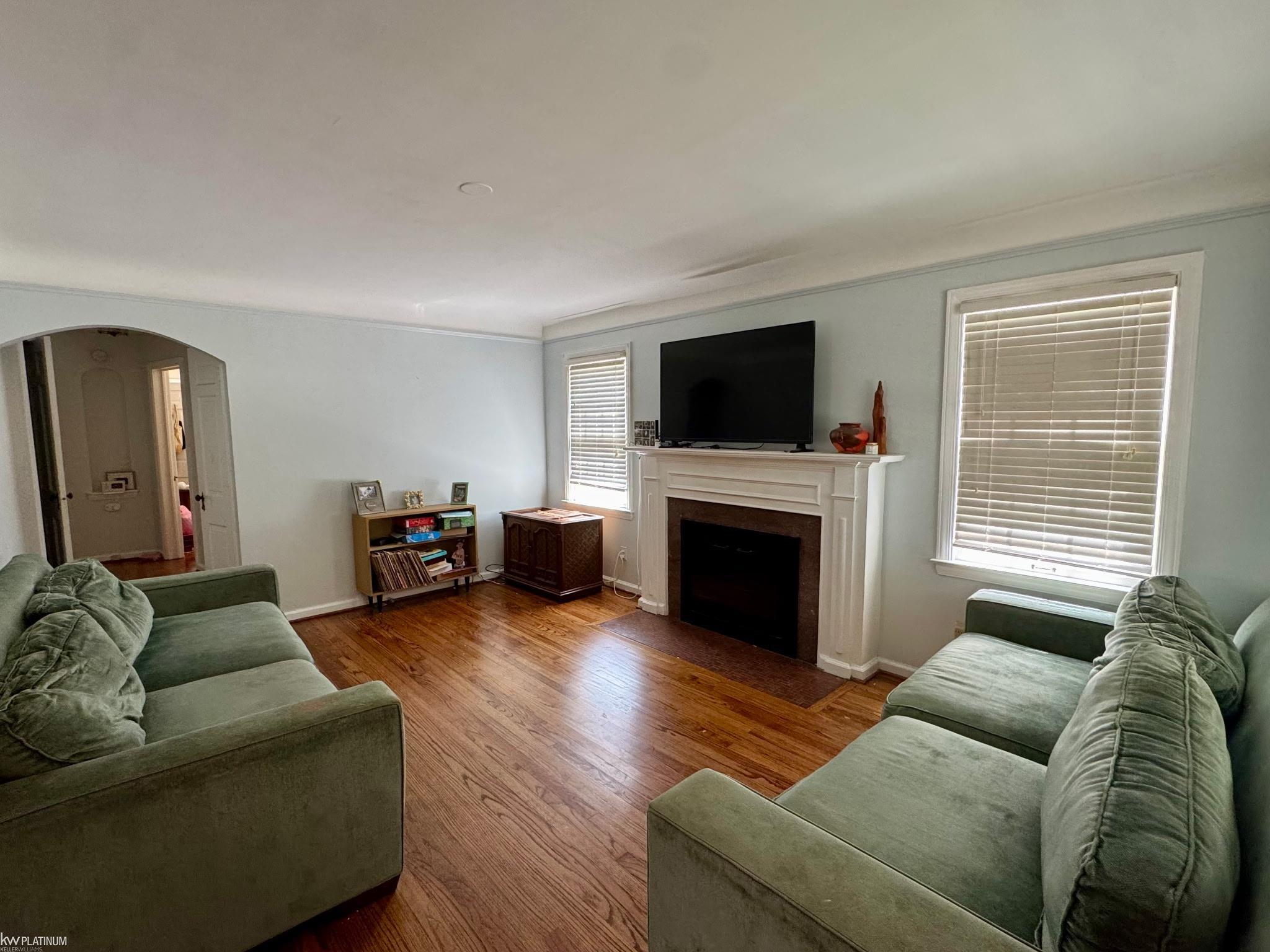 1120 Vernier Road Grosse Pointe Woods, MI 48236 - Photo 5 of 32