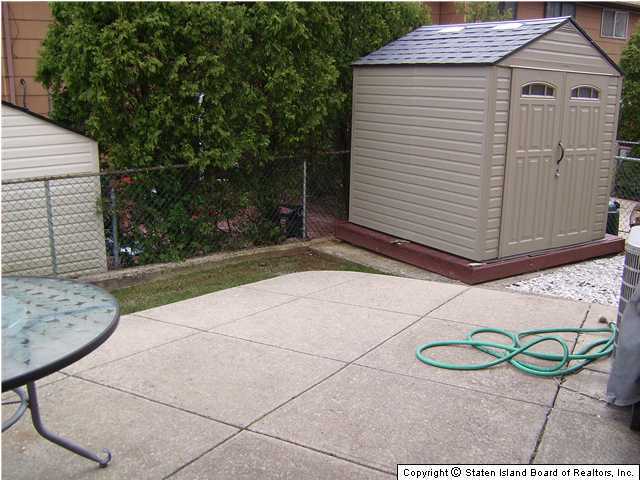 39 Hickory Circle Staten Island, NY 10312 - Photo 8 of 11 Additional Photo