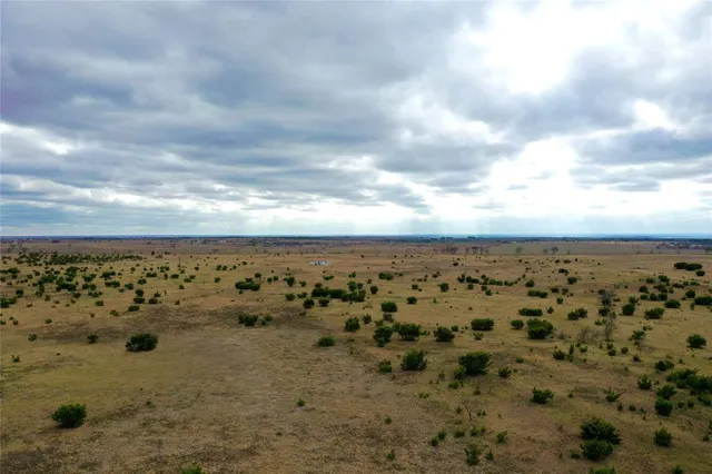 a view of a sky view of building