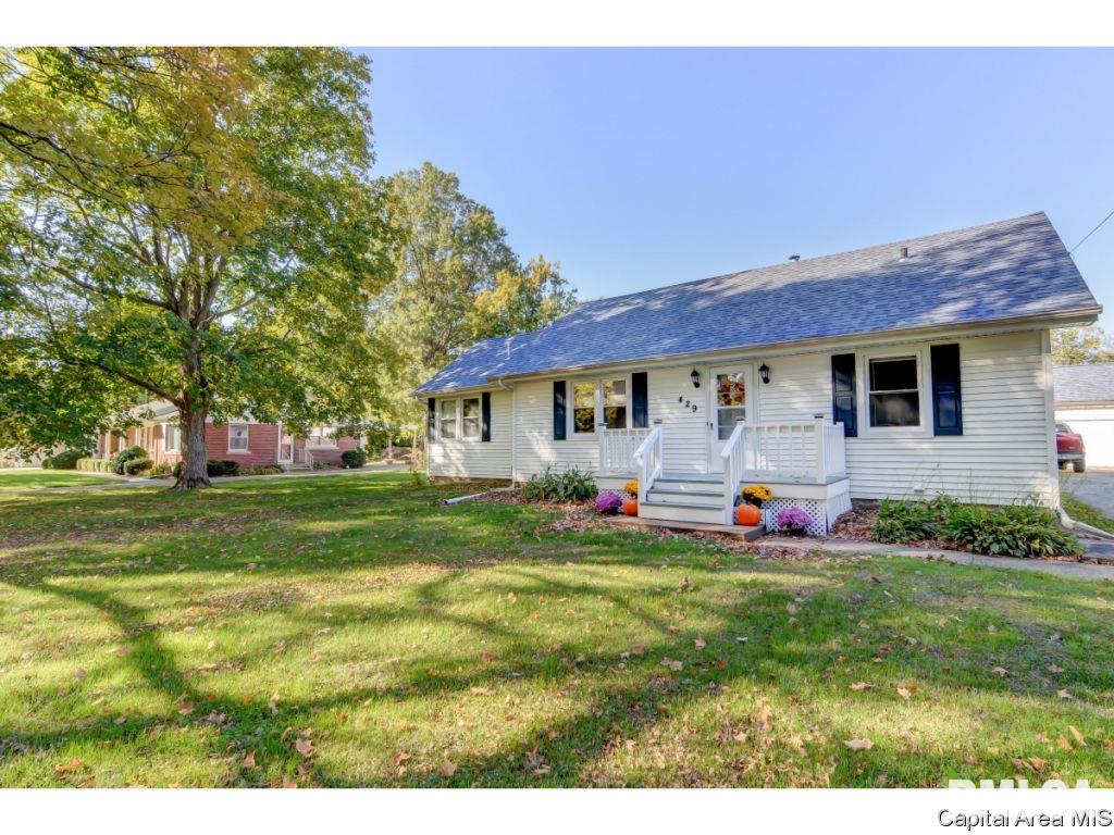 429 North Walnut Street Rochester, IL 62563 - Photo 1 of 33