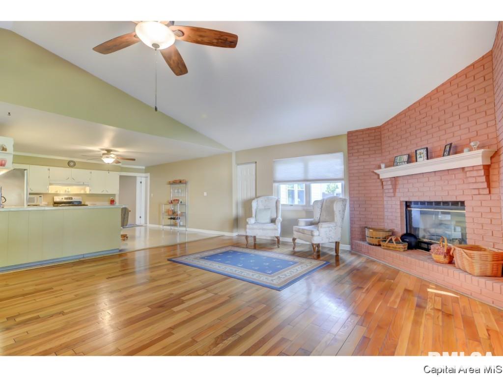 429 North Walnut Street Rochester, IL 62563 - Photo 12 of 33