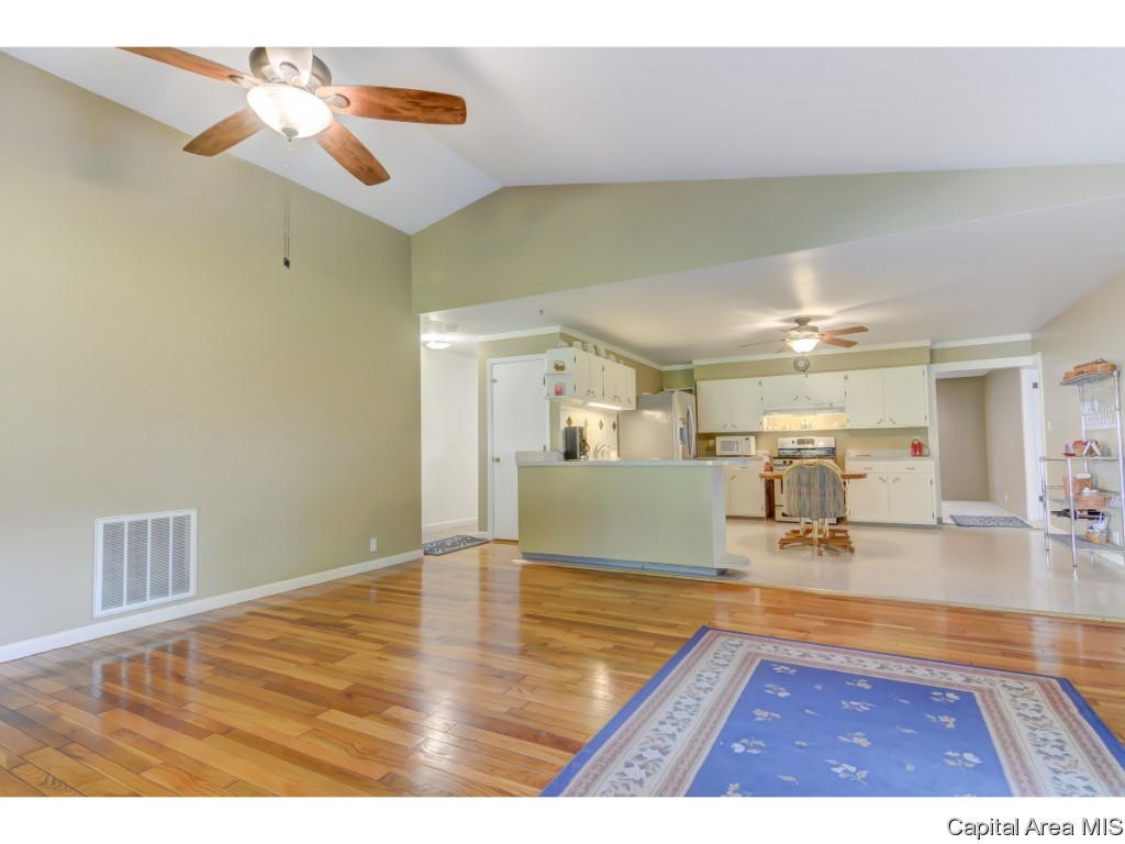 429 North Walnut Street Rochester, IL 62563 - Photo 13 of 33