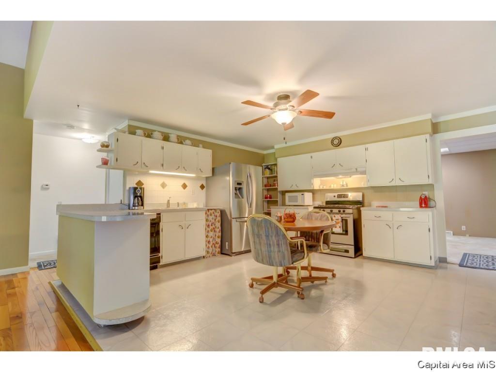 429 North Walnut Street Rochester, IL 62563 - Photo 25 of 33