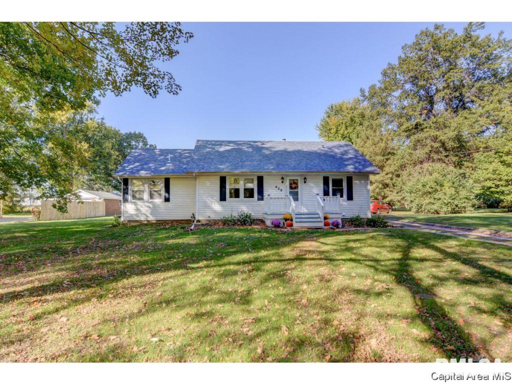 429 North Walnut Street Rochester, IL 62563 - Photo 3 of 33